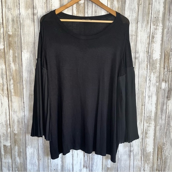 Lane Bryant Tops - Lane Bryant Pleated Sleeve Top Black Long Sleeve Rayon Blend Size 22/24 Plus
